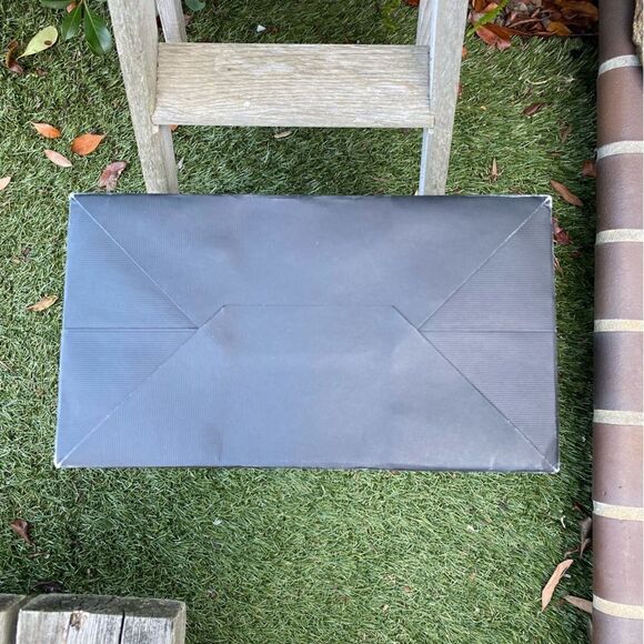 Large Gucci Cream Paper Shopping/Gift Bag. 18" long x 11" wide x 6.25" deep. - Picture 5 of 5